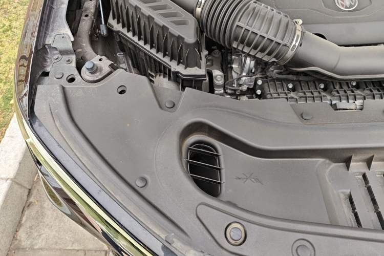 Used Buick Enclave 2020 28T All-Wheel Drive Avenir Engine Bay Right