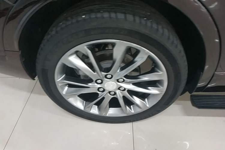 Used Buick Enclave 2020 28T All-Wheel Drive Avenir Exterior 4