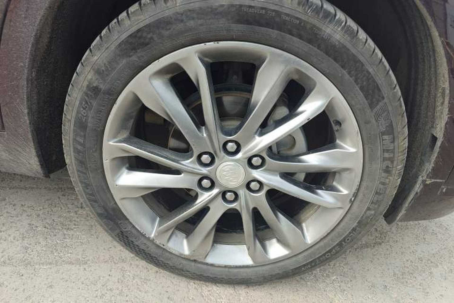 Used Buick Enclave 2020 28T All-Wheel Drive Avenir Exterior 4