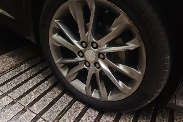 Used Buick Enclave 2020 28T All-Wheel Drive Avenir Exterior 7