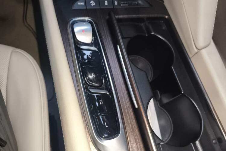 Used Buick Enclave 2020 28T All-Wheel Drive Avenir Gear Lever
