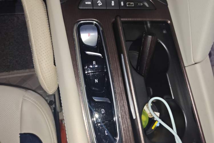 Used Buick Enclave 2020 28T All-Wheel Drive Avenir Gear Lever