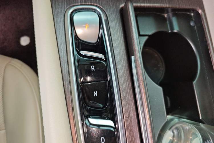 Used Buick Enclave 2020 28T All-Wheel Drive Avenir Gear Lever