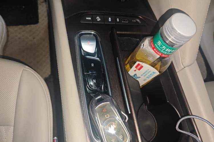 Used Buick Enclave 2020 28T All-Wheel Drive Avenir Gear Lever
