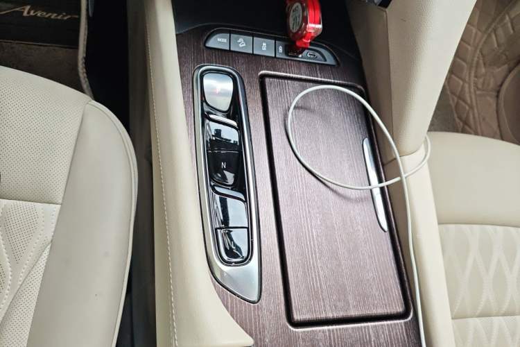 Used Buick Enclave 2020 28T All-Wheel Drive Avenir Gear Lever