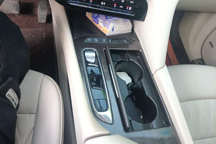 Used Buick Enclave 2020 28T All-Wheel Drive Avenir Gear Lever