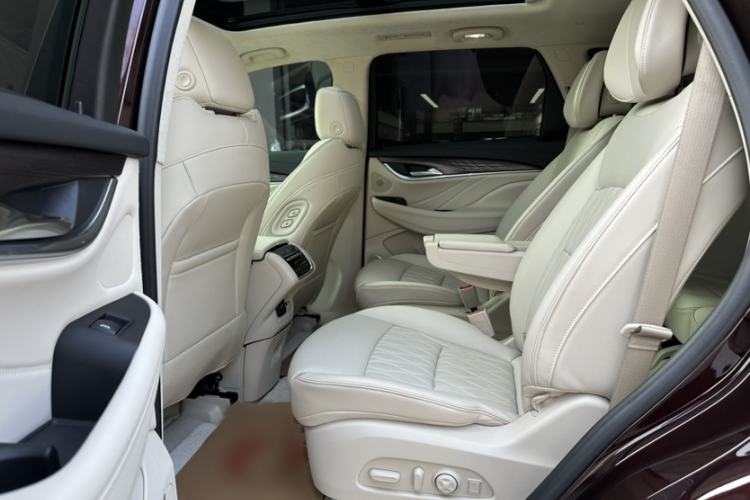 Used Buick Enclave 2020 28T All-Wheel Drive Avenir Interior 11