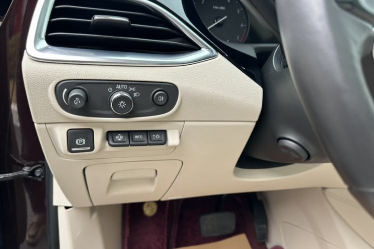 Used Buick Enclave 2020 28T All-Wheel Drive Avenir Interior 2
