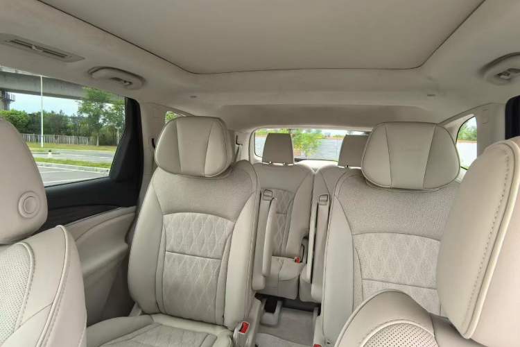 Used Buick Enclave 2020 28T All-Wheel Drive Avenir Interior 3