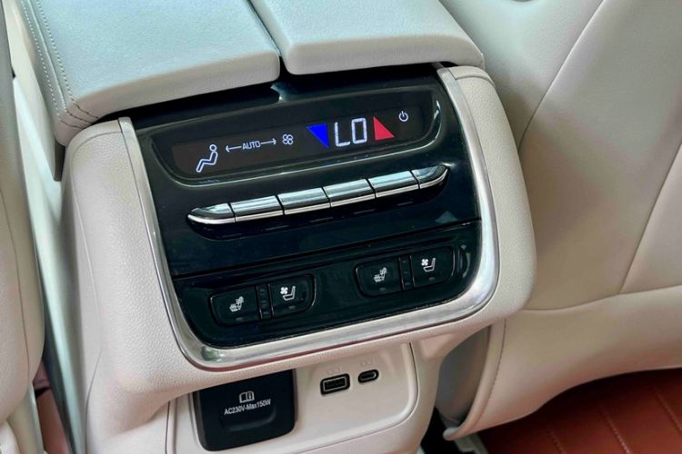 Used Buick Enclave 2020 28T All-Wheel Drive Avenir Interior 4