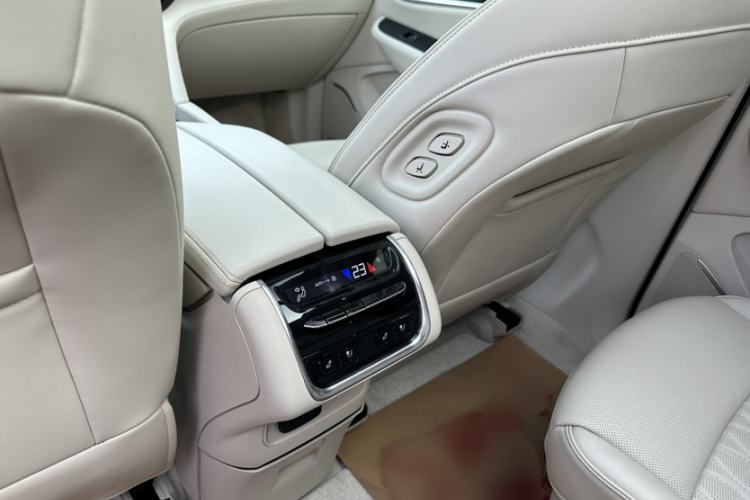 Used Buick Enclave 2020 28T All-Wheel Drive Avenir Interior 4