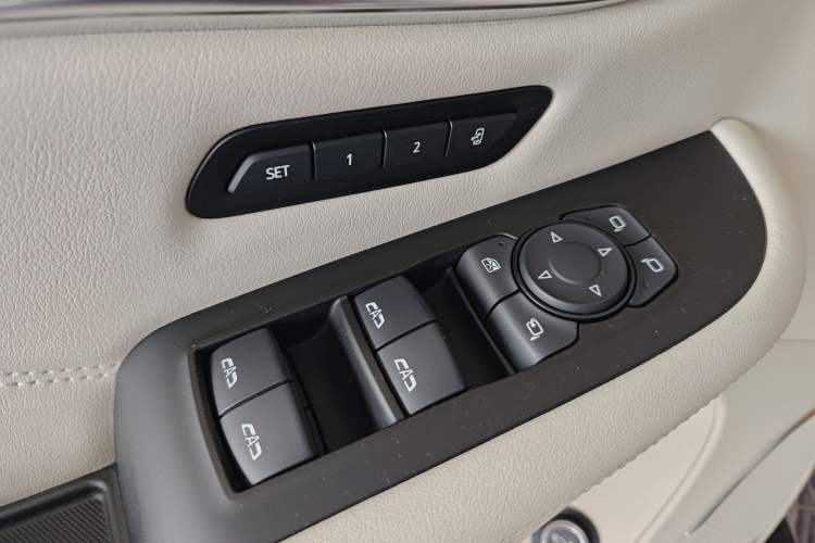 Used Buick Enclave 2020 28T All-Wheel Drive Avenir Interior 5