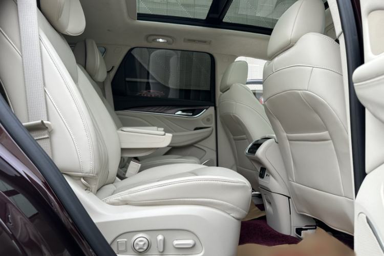 Used Buick Enclave 2020 28T All-Wheel Drive Avenir Interior 9