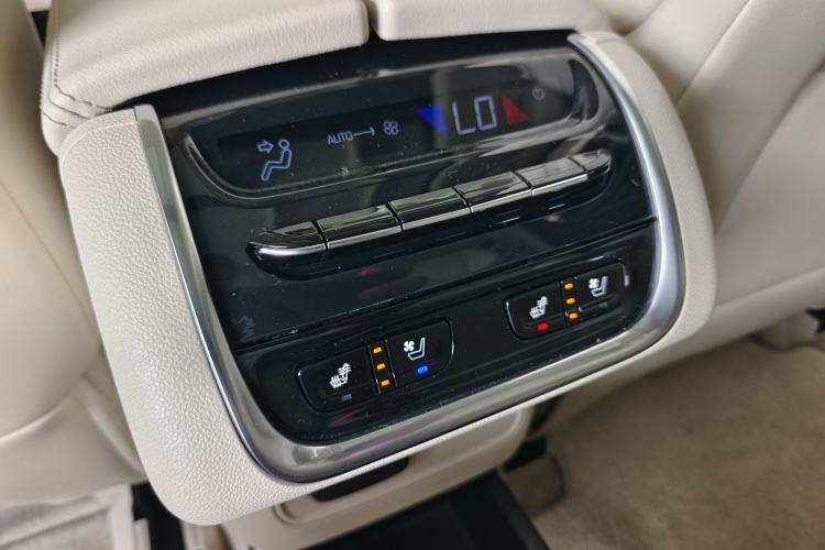 Used Buick Enclave 2020 28T All-Wheel Drive Avenir Interior 9