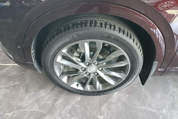 Used Buick Enclave 2020 28T All-Wheel Drive Avenir Left Front Wheel Hub