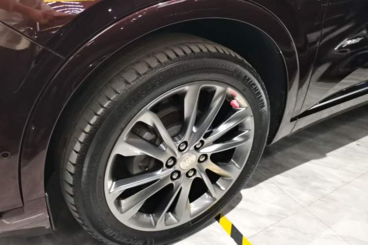 Used Buick Enclave 2020 28T All-Wheel Drive Avenir Left Front Wheel Hub