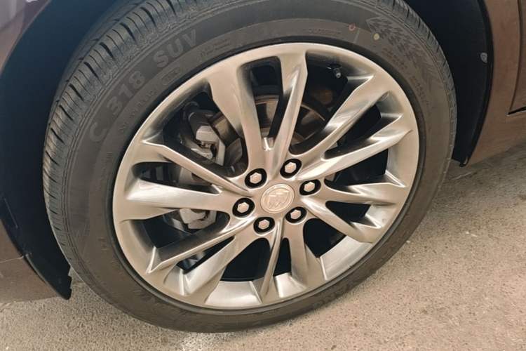Used Buick Enclave 2020 28T All-Wheel Drive Avenir Left Front Wheel Hub