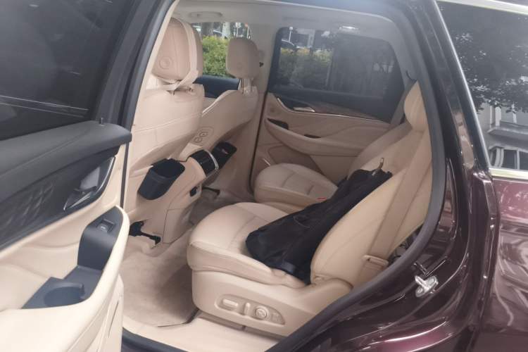 Used Buick Enclave 2020 28T All-Wheel Drive Avenir Left Rear Seat