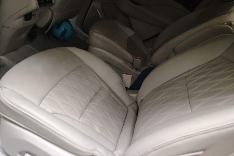 Used Buick Enclave 2020 28T All-Wheel Drive Avenir Left Rear Seat