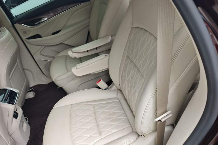 Used Buick Enclave 2020 28T All-Wheel Drive Avenir Left Rear Seat