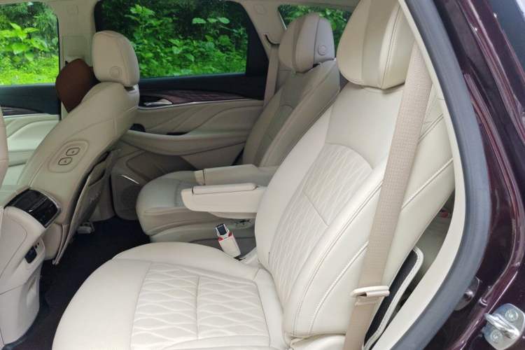 Used Buick Enclave 2020 28T All-Wheel Drive Avenir Left Rear Seat