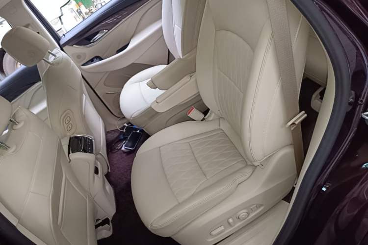 Used Buick Enclave 2020 28T All-Wheel Drive Avenir Left Rear Seat