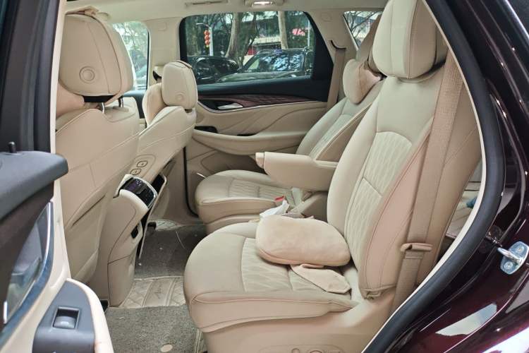Used Buick Enclave 2020 28T All-Wheel Drive Avenir Left Rear Seat