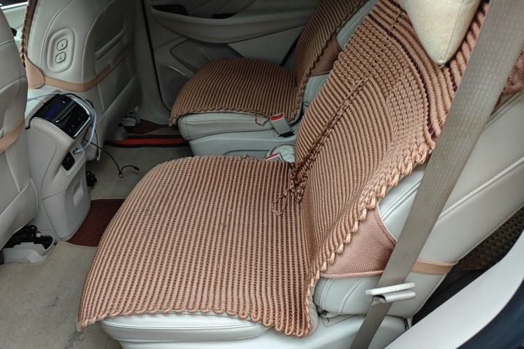 Used Buick Enclave 2020 28T All-Wheel Drive Avenir Left Rear Seat