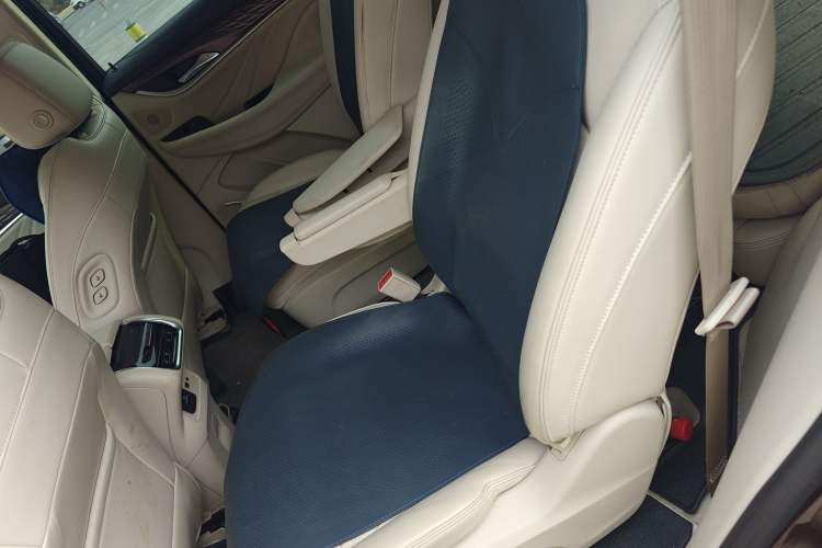 Used Buick Enclave 2020 28T All-Wheel Drive Avenir Left Rear Seat