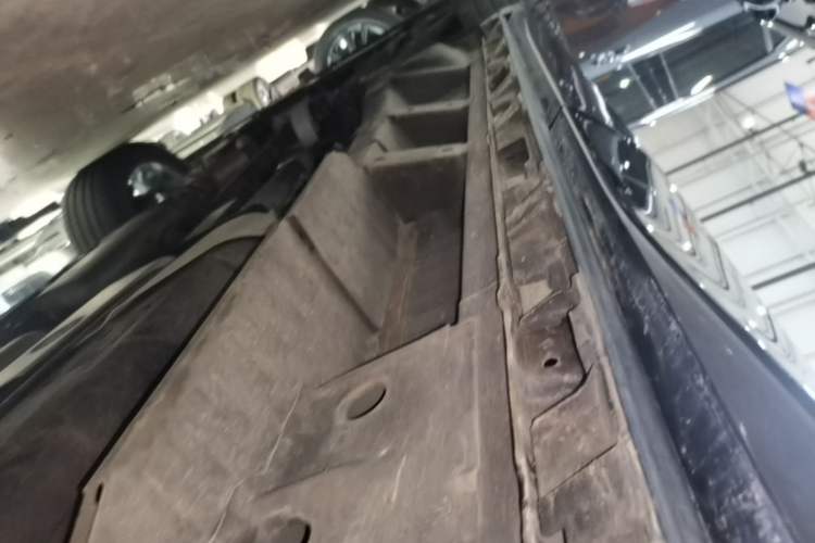 Used Buick Enclave 2020 28T All-Wheel Drive Avenir Left Side Sill