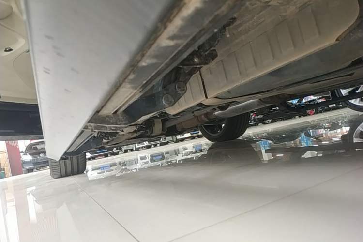 Used Buick Enclave 2020 28T All-Wheel Drive Avenir Left Side Sill