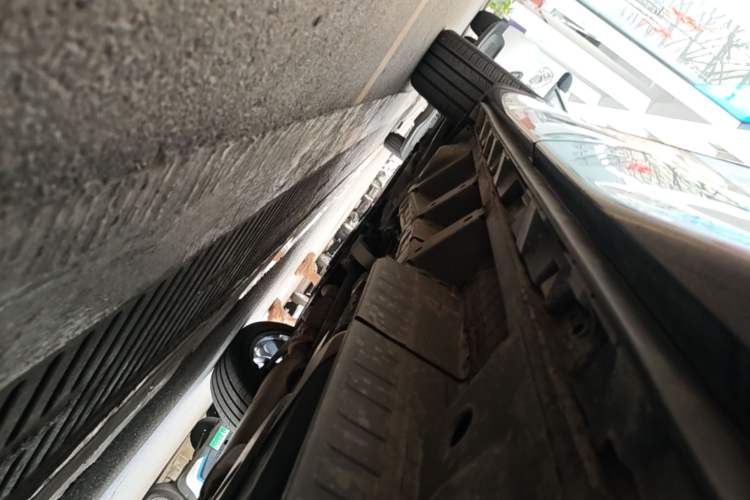 Used Buick Enclave 2020 28T All-Wheel Drive Avenir Left Side Sill