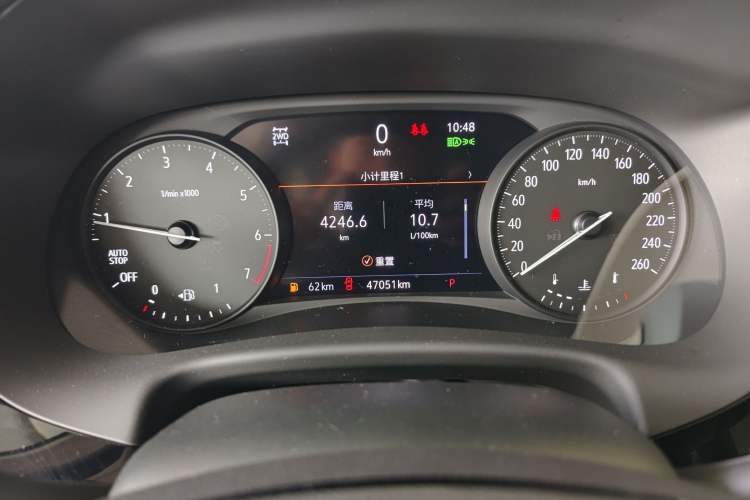 Used Buick Enclave 2020 28T All-Wheel Drive Avenir Odometer Close Up
