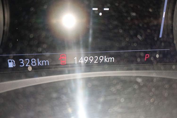 Used Buick Enclave 2020 28T All-Wheel Drive Avenir Odometer Close Up