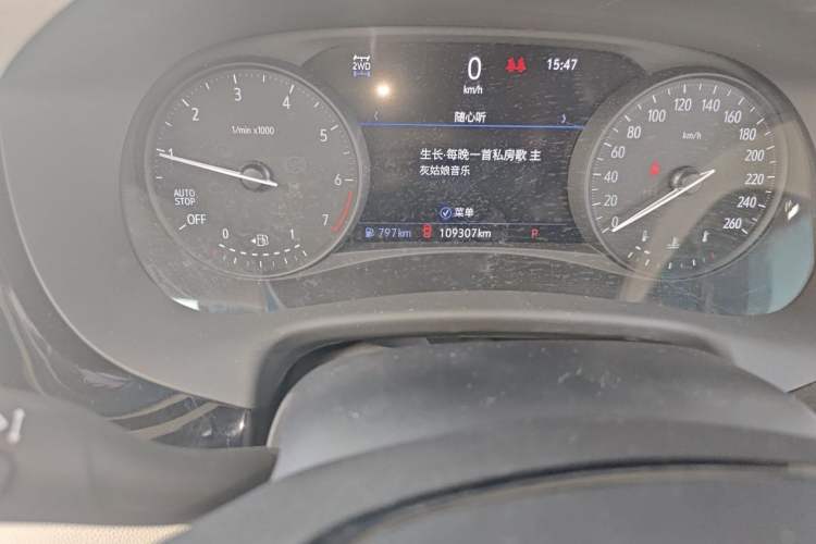 Used Buick Enclave 2020 28T All-Wheel Drive Avenir Odometer Close Up