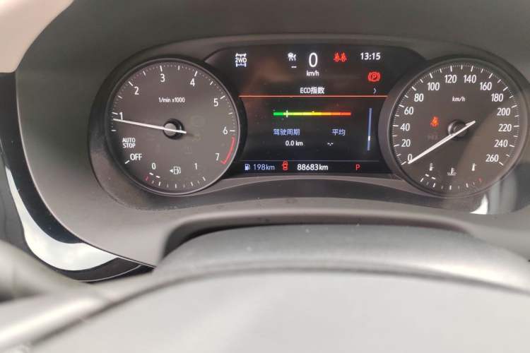 Used Buick Enclave 2020 28T All-Wheel Drive Avenir Odometer Close Up