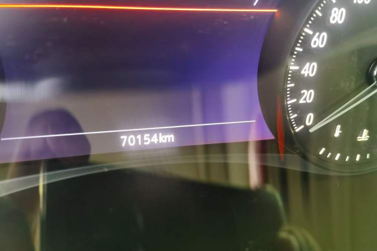 Used Buick Enclave 2020 28T All-Wheel Drive Avenir Odometer Close Up