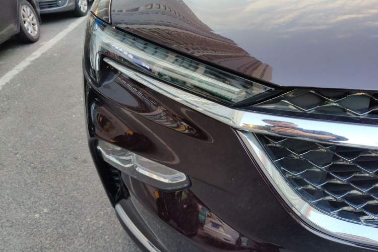 Used Buick Enclave 2020 28T All-Wheel Drive Avenir Right Front Headlight
