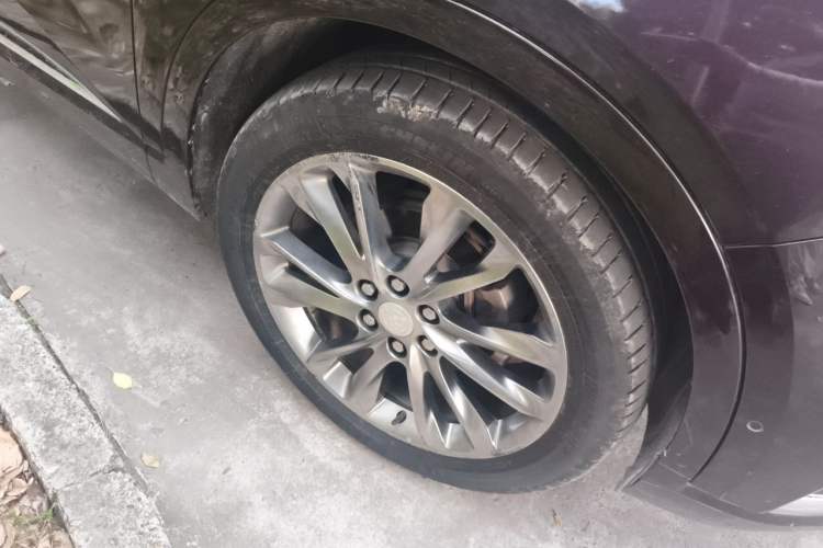 Used Buick Enclave 2020 28T All-Wheel Drive Avenir Right Front Wheel Hub