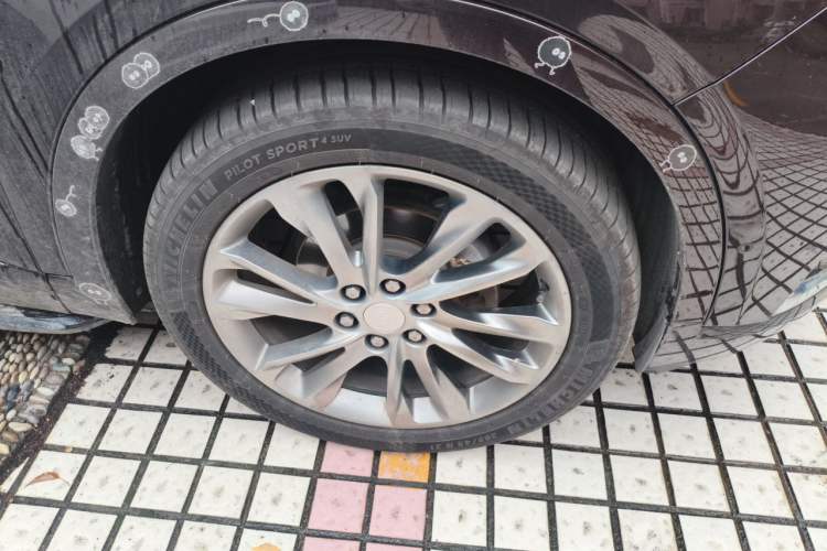 Used Buick Enclave 2020 28T All-Wheel Drive Avenir Right Front Wheel Hub