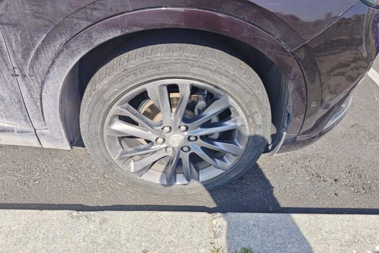 Used Buick Enclave 2020 28T All-Wheel Drive Avenir Right Front Wheel Hub