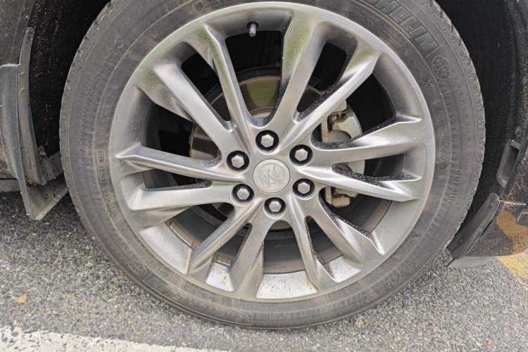 Used Buick Enclave 2020 28T All-Wheel Drive Avenir Right Front Wheel Hub