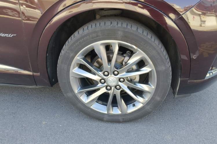 Used Buick Enclave 2020 28T All-Wheel Drive Avenir Right Front Wheel Hub