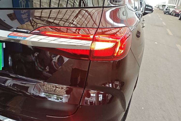 Used Buick Enclave 2020 28T All-Wheel Drive Avenir Right Rear Taillight