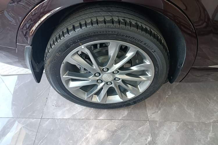 Used Buick Enclave 2020 28T All-Wheel Drive Avenir Right Rear Wheel Hub
