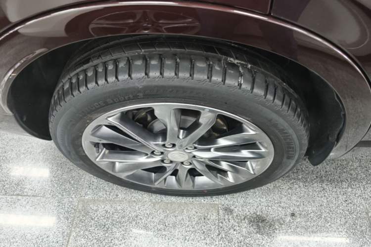 Used Buick Enclave 2020 28T All-Wheel Drive Avenir Right Rear Wheel Hub
