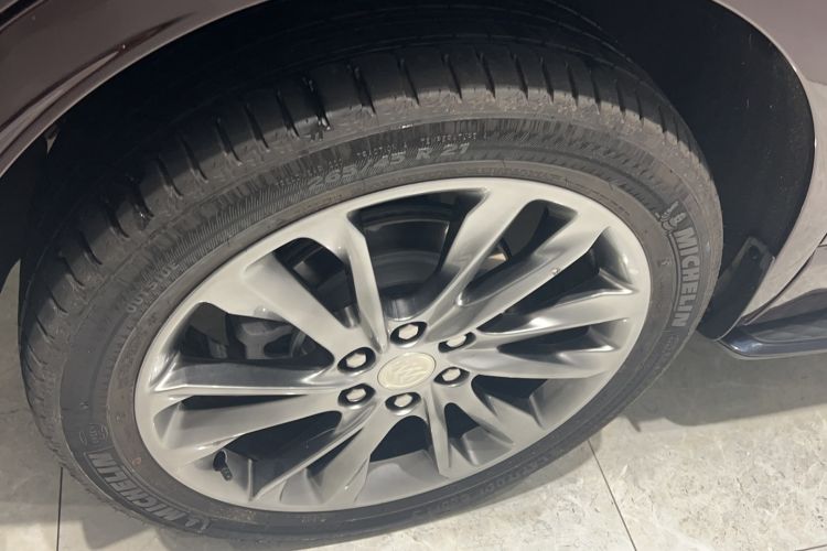 Used Buick Enclave 2020 28T All-Wheel Drive Avenir Right Rear Wheel Hub