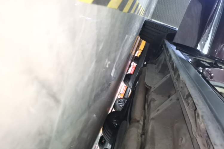 Used Buick Enclave 2020 28T All-Wheel Drive Avenir Right Side Sill