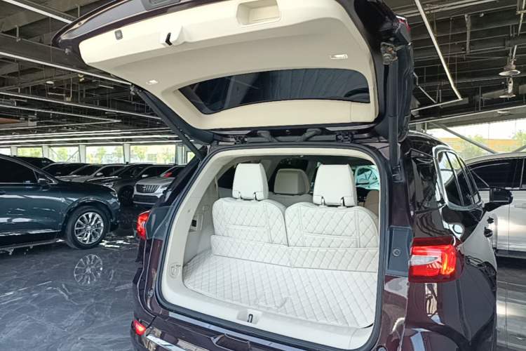 Used Buick Enclave 2020 28T All-Wheel Drive Avenir Trunk
