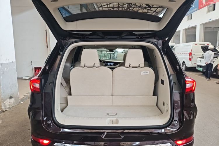 Used Buick Enclave 2020 28T All-Wheel Drive Avenir Trunk